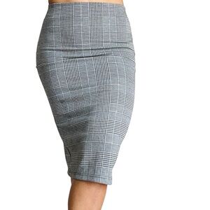 Hermosa como nuevo H&M es cd pero sede le sirve.a una S también